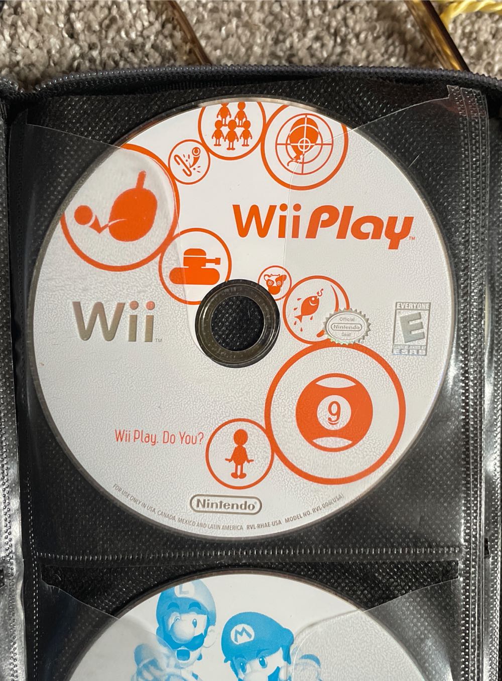 Wii Play - Nintendo Wii (Nintendo - 4) video game collectible [Barcode 0045496362195] - Main Image 2