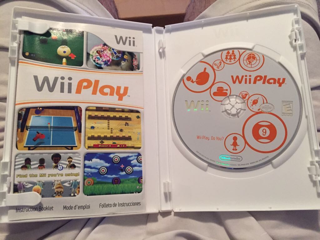 Wii Play - Nintendo Wii video game collectible - Main Image 2