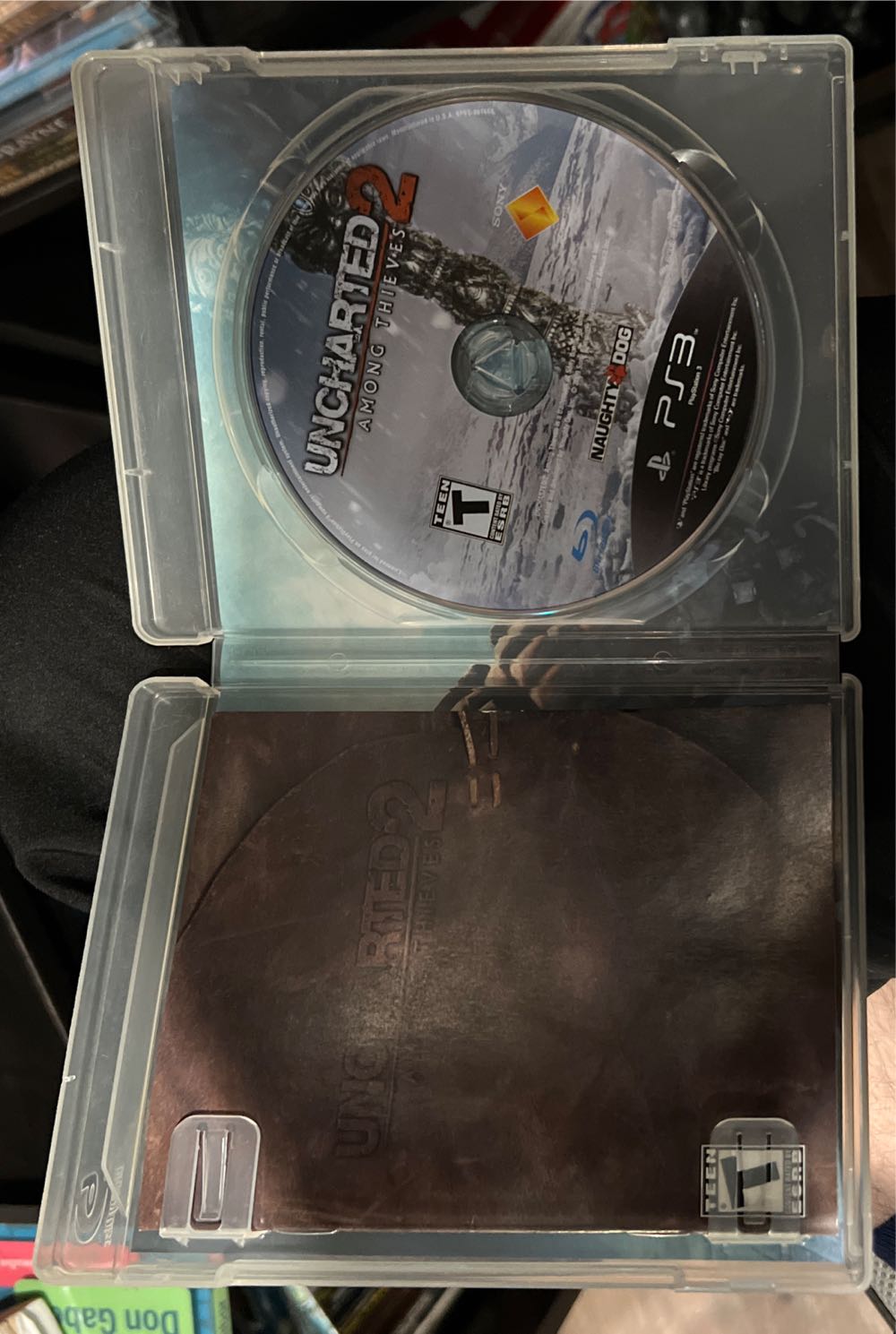 Uncharted 2: Among Thieves - Sony PlayStation 3 (PS3) (Sony Computer Entertainment Europe - 1-2) video game collectible [Barcode 711719812326] - Main Image 3
