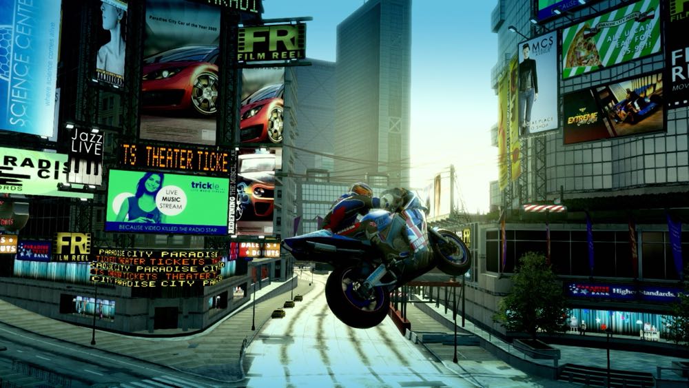 Burnout Paradise - Microsoft Xbox 360 ((EA) Electronic Arts - 2) video game collectible [Barcode 5030931055164] - Main Image 4