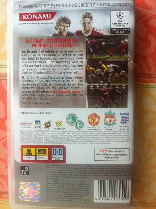 PES 2010 Pro Evolution Soccer 2010 - Sony PlayStation Portable (PSP) (KONAMI Digital Entertainment GmbH - 1 / 2) video game collectible [Barcode 4012927064207] - Main Image 2