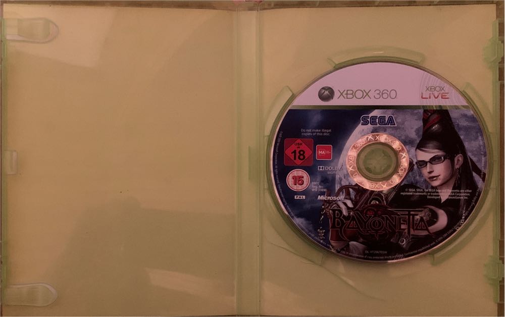 Bayonetta - Microsoft Xbox 360 (Sega - 1 Player) video game collectible [Barcode 5055277000753] - Main Image 3