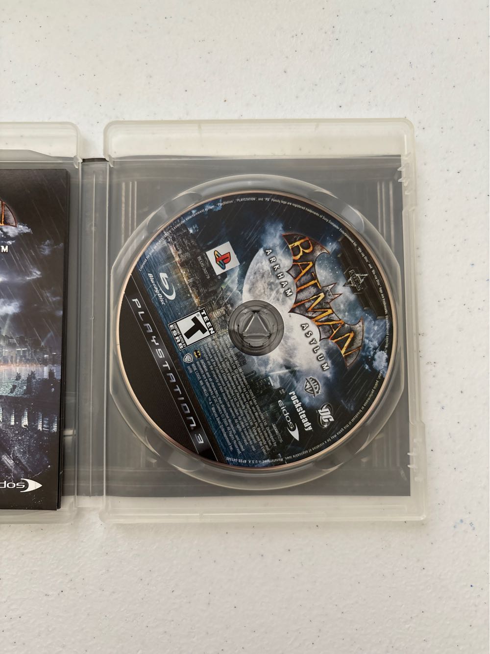 Batman: Arkham Asylum - Sony PlayStation 3 (PS3) (Warner Bros. Interactive Entertainment - 1) video game collectible [Barcode 5021290037281] - Main Image 2