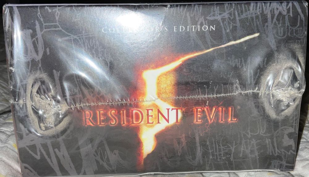 Resident Evil V - Sony PlayStation 3 (PS3) (Capcom - 2) video game collectible [Barcode 013388340088] - Main Image 3