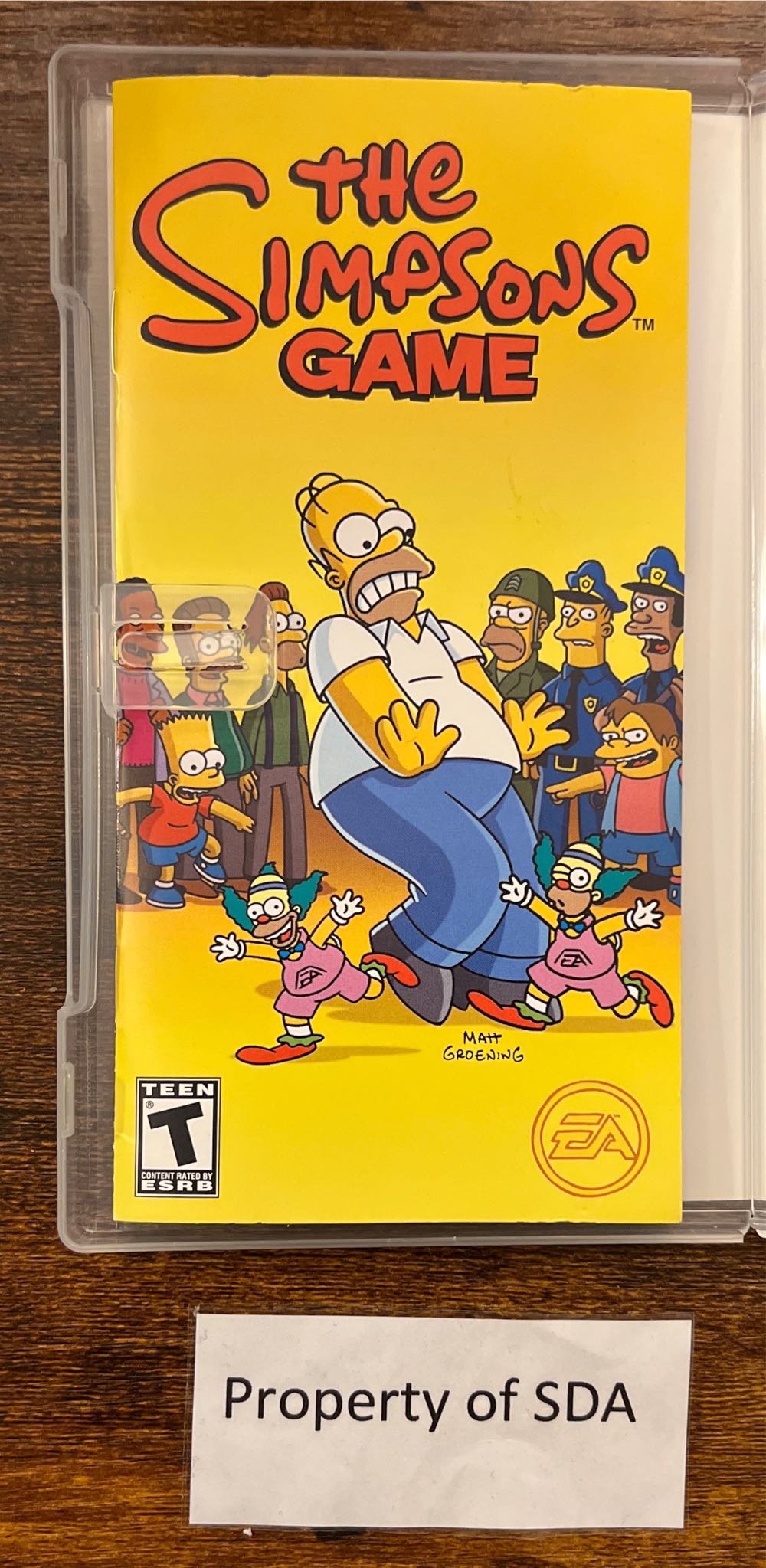 The Simpsons Game - Sony PlayStation Portable (PSP) (Electronic Arts/EA Games - 1) video game collectible [Barcode 014633154931] - Main Image 3