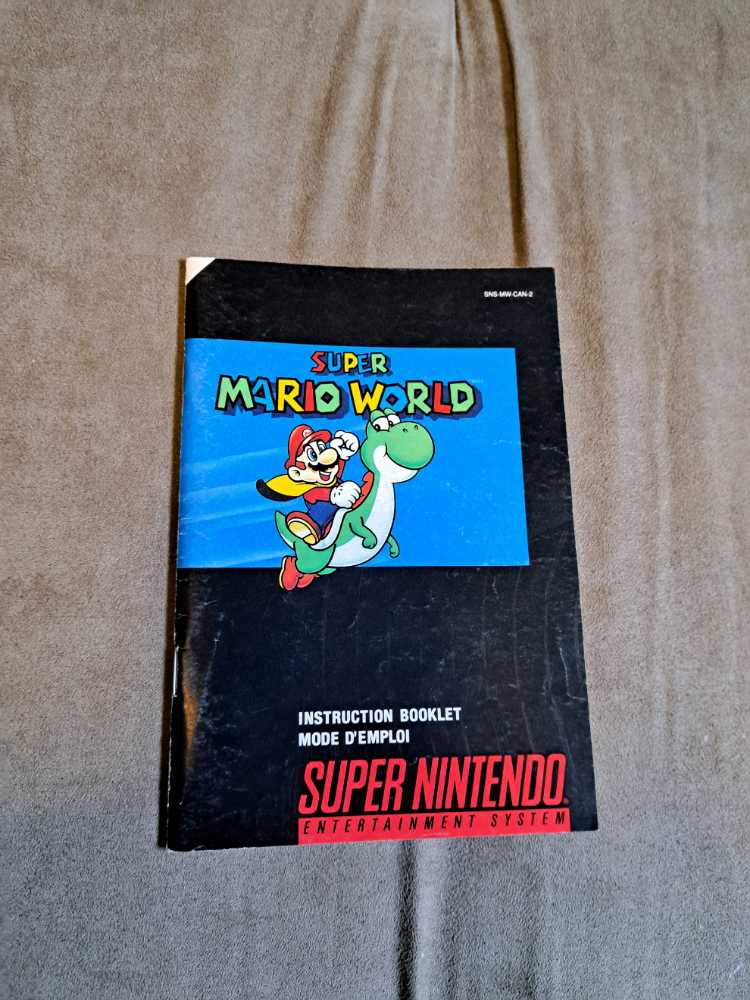 SNES: Super Mario World - Nintendo Super Nintendo Entertainment System (SNES) (Nintendo) video game collectible - Main Image 2