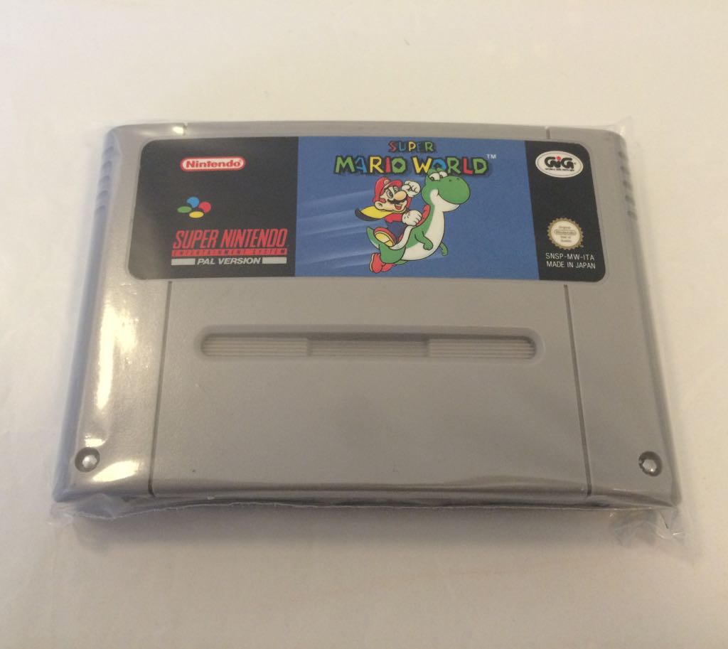 Super Mario World - Nintendo Super Nintendo Entertainment System (SNES) (Nintendo) video game collectible - Main Image 1