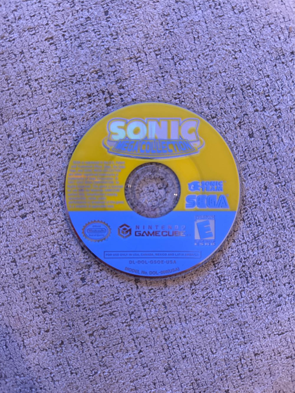 Sonic Mega Collection - Nintendo GameCube (Sega - 2) video game collectible [Barcode 010086610239] - Main Image 3