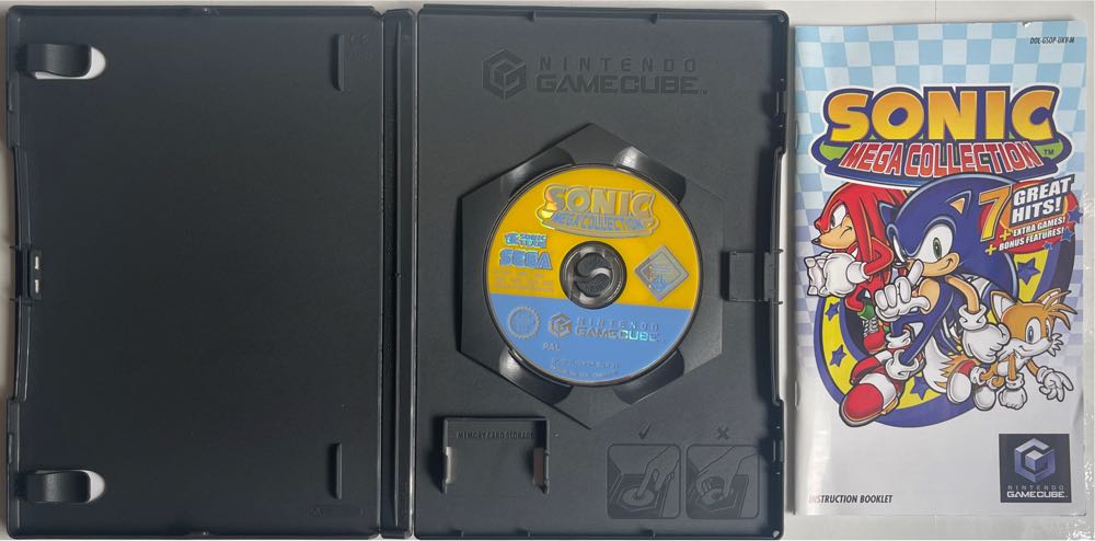 Sonic Mega Collection - Nintendo GameCube (Sega - 2) video game collectible [Barcode 3546430106099] - Main Image 3
