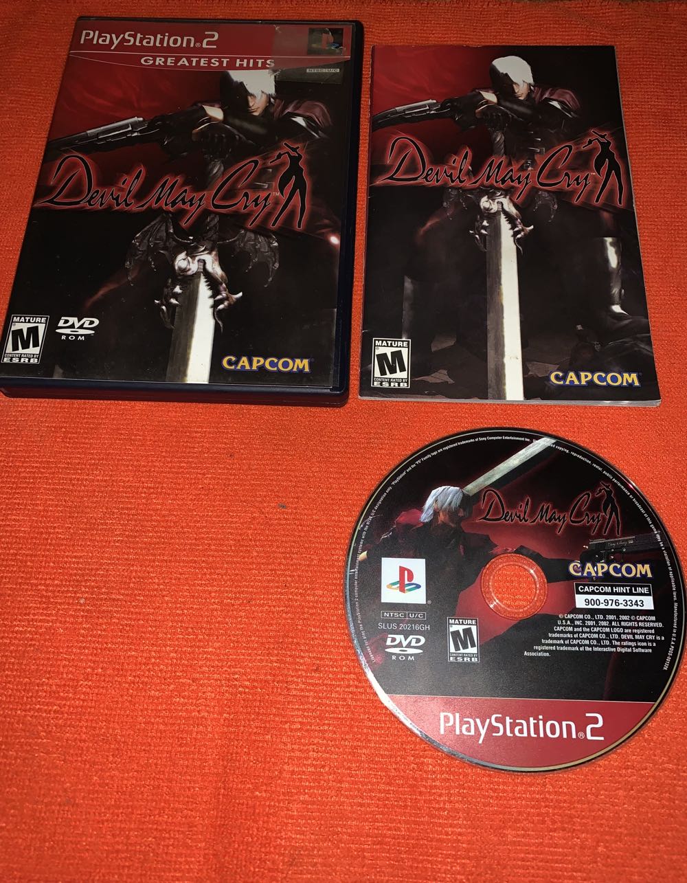 Devil May Cry - Sony PlayStation 2 (PS2) (Capcom - 1) video game collectible [Barcode 013388260041] - Main Image 3