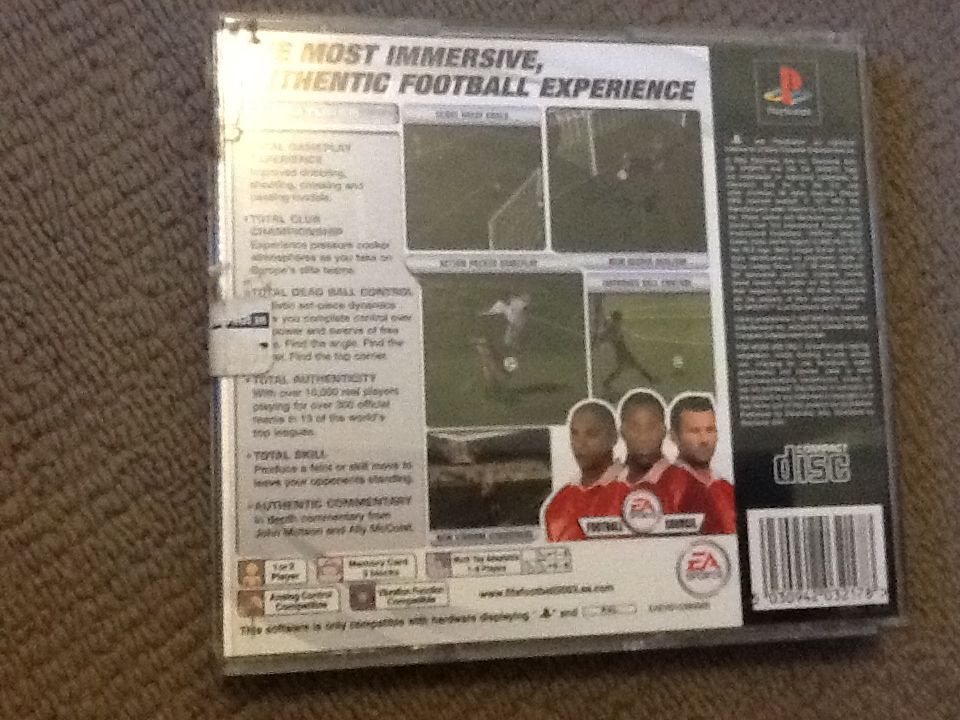 FIFA Football 2003 - Sony PlayStation video game collectible [Barcode 5030942032178] - Main Image 2