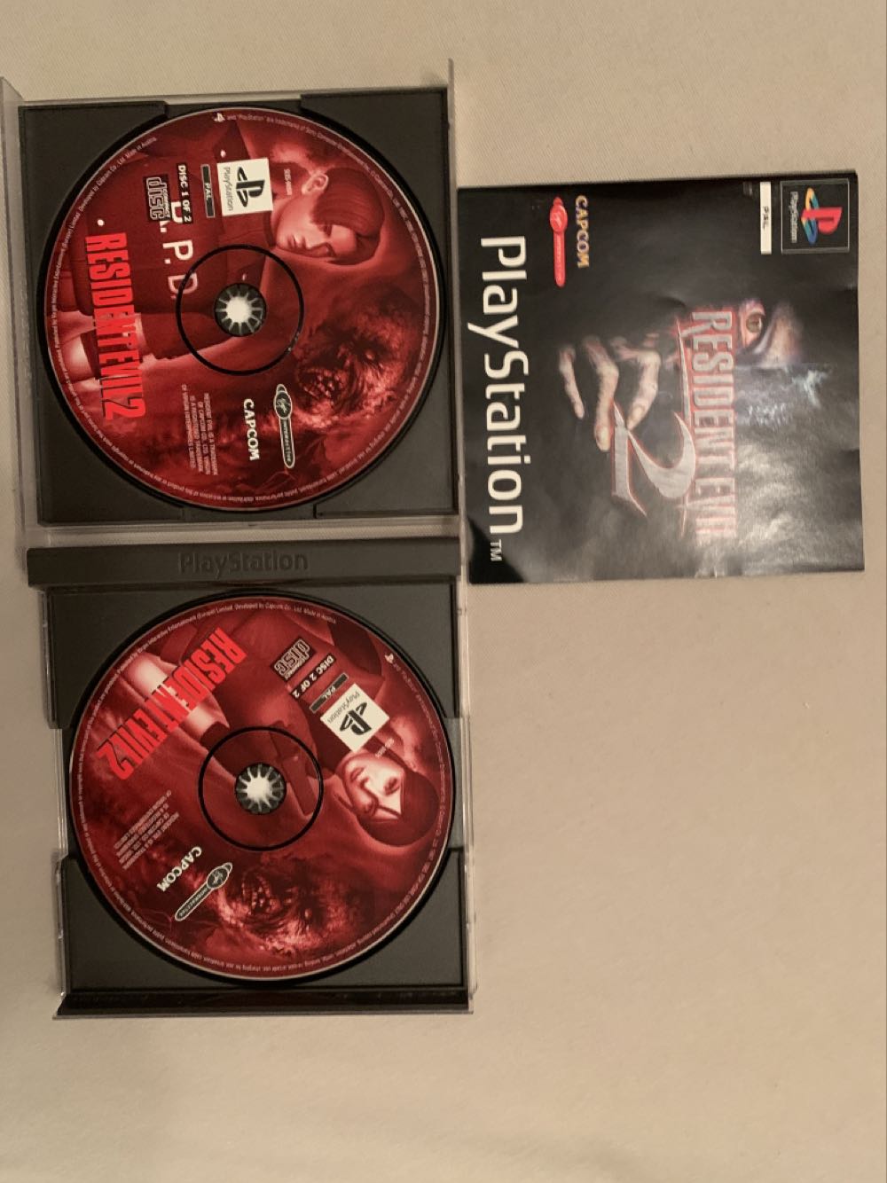 Resident Evil 2 - Sony PlayStation (Capcom) video game collectible - Main Image 2