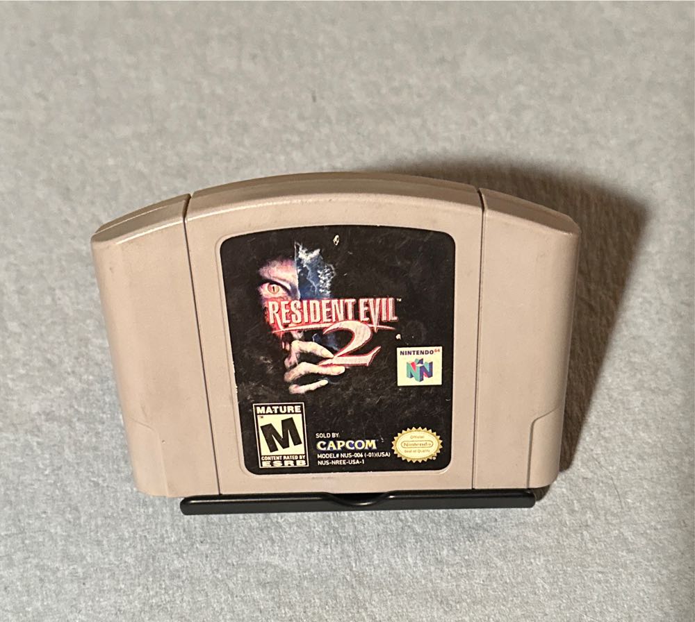 Resident Evil 2 - Nintendo 64 (N64) video game collectible - Main Image 3