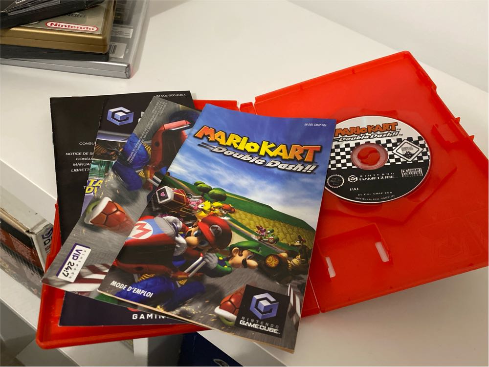 Mario Kart: Double Dash!! (with The Legend of Zelda Collector’s Edition disc) - Nintendo GameCube (Nintendo - 4) video game collectible [Barcode 045496391515] - Main Image 3