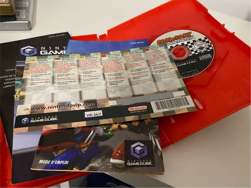 Mario Kart: Double Dash!! (with The Legend of Zelda Collector’s Edition disc) - Nintendo GameCube (Nintendo - 4) video game collectible [Barcode 045496391515] - Main Image 4
