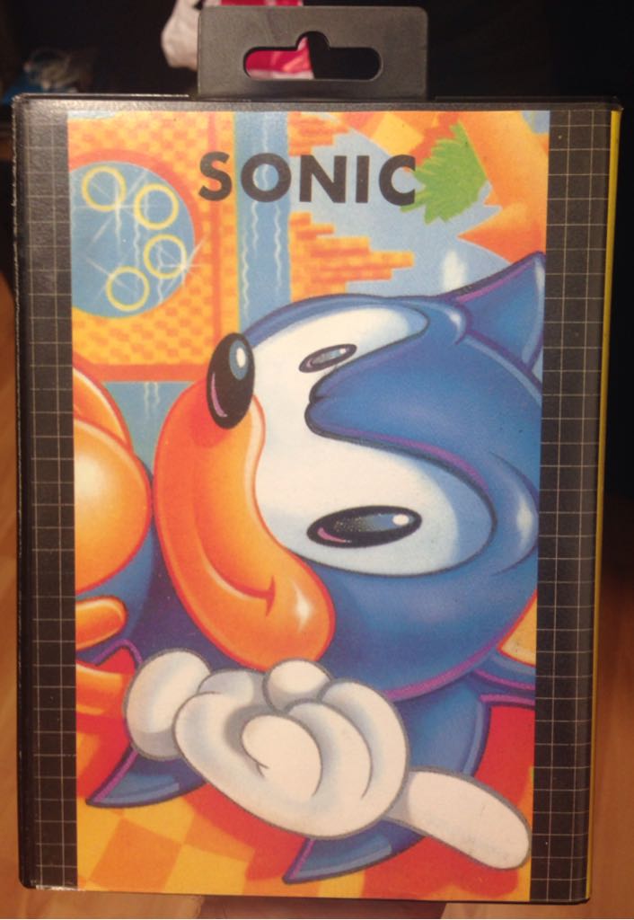 Sonic The Hedgehog - Sega Mega Drive video game collectible - Main Image 2