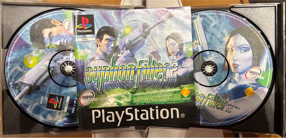 Syphon filter 2: Conspiración Mortal - Sony PlayStation (Sony Computer Entertainment - 1-2) video game collectible [Barcode 711719161028] - Main Image 3