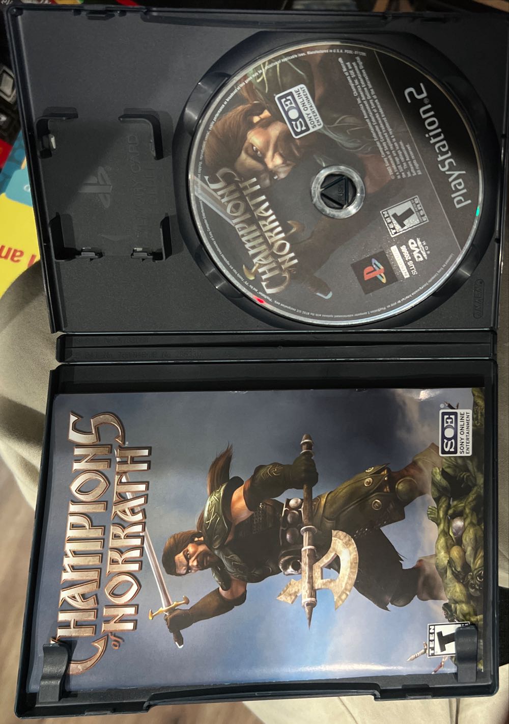Champions of Norrath - Sony PlayStation 2 (PS2) (Sony Online Entertainment - 4) video game collectible [Barcode 814582404428] - Main Image 3