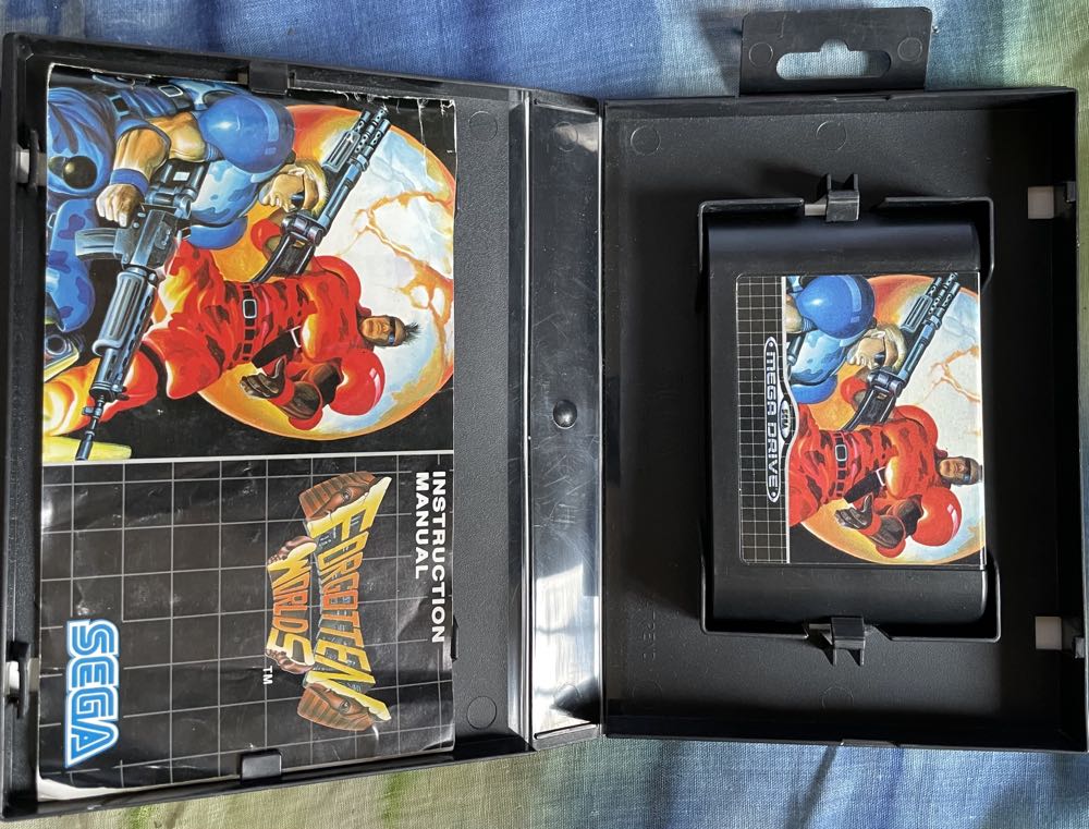Forgotten Worlds - Sega Mega Drive (Capcom - 1-2) video game collectible [Barcode 9970393610081] - Main Image 3