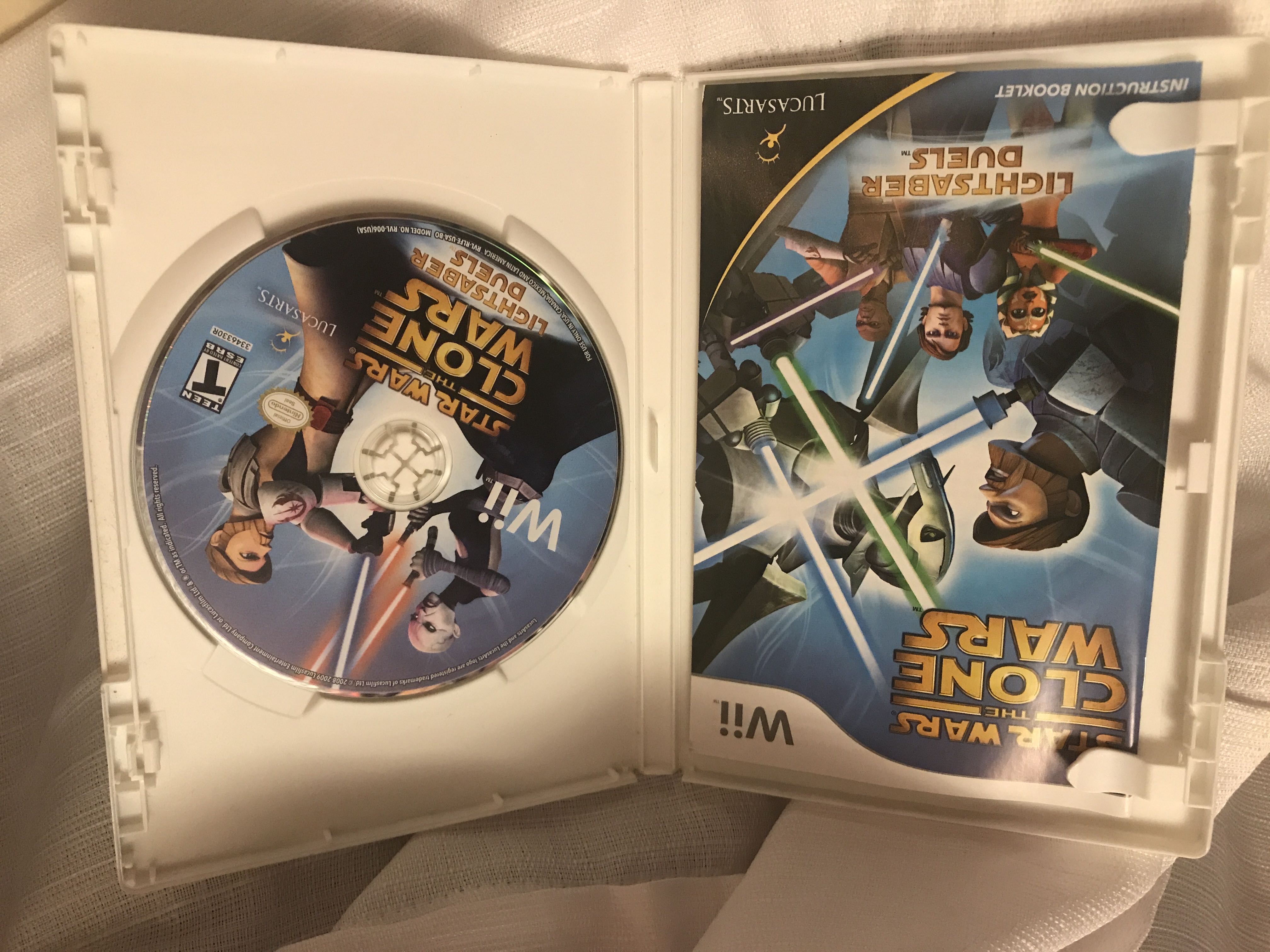 Star Wars: The Clone Wars Lightsaber Duels - Nintendo Wii (LucasArts - 2) video game collectible [Barcode 023272334635] - Main Image 4
