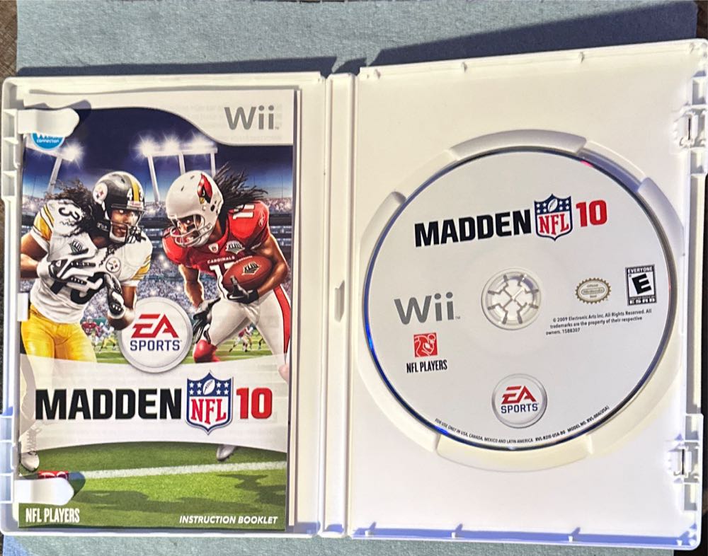 Madden NFL 10 - Nintendo Wii (Electronic Arts/EA Games - 4) video game collectible [Barcode 014633158830] - Main Image 4