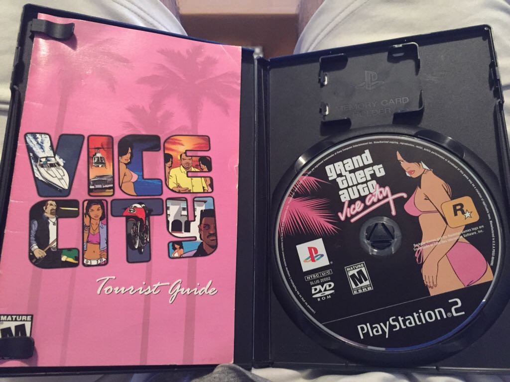 Grand Theft Auto: Vice City - Sony PlayStation 2 (PS2) video game collectible - Main Image 2