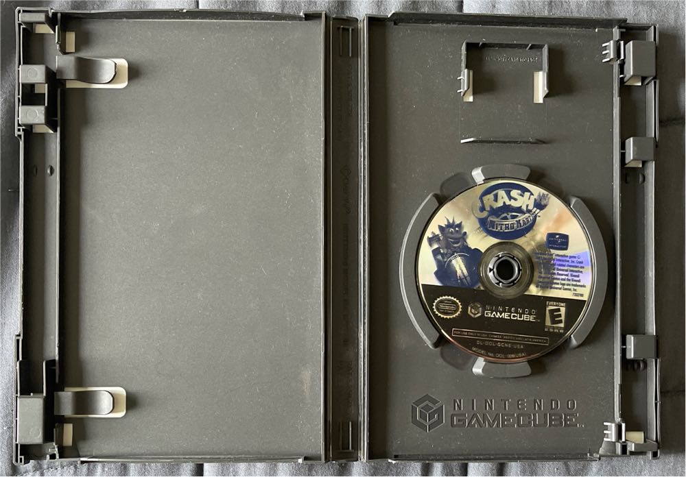 Crash Nitro Kart - Nintendo GameCube (Universal Interactive - 4) video game collectible [Barcode 020626720274] - Main Image 3