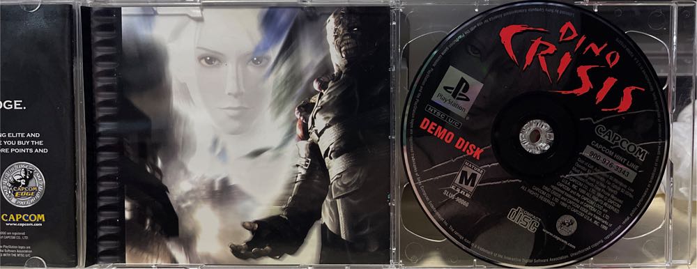 Resident Evil 3 Nemesis: With Dino Crisis Demo - Sony PlayStation (Capcom USA, Inc. - 1) video game collectible [Barcode 013388210565] - Main Image 4