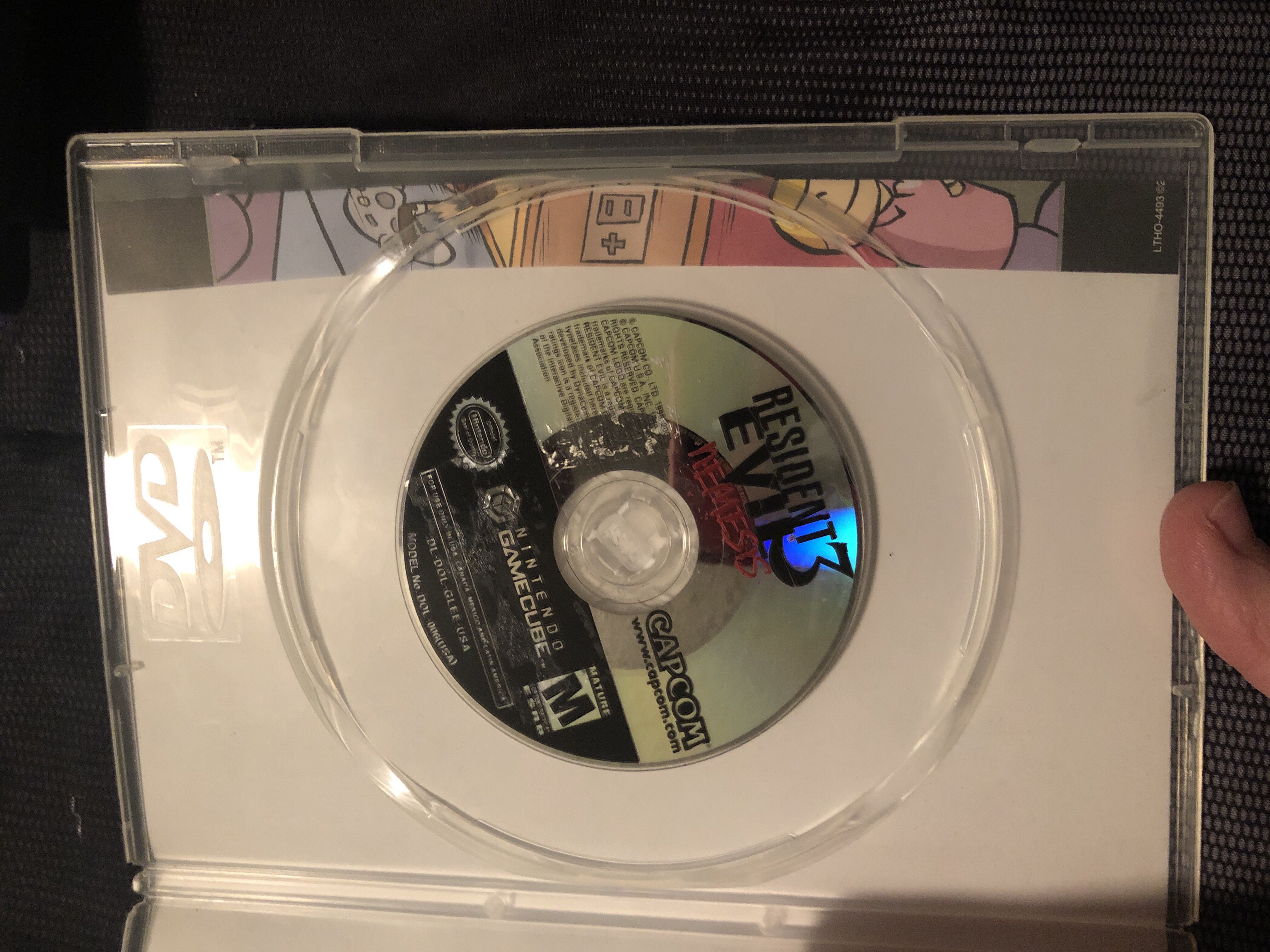 Resident Evil 3 Nemesis - Nintendo GameCube (Capcom - 1) video game collectible [Barcode 077068950165] - Main Image 3