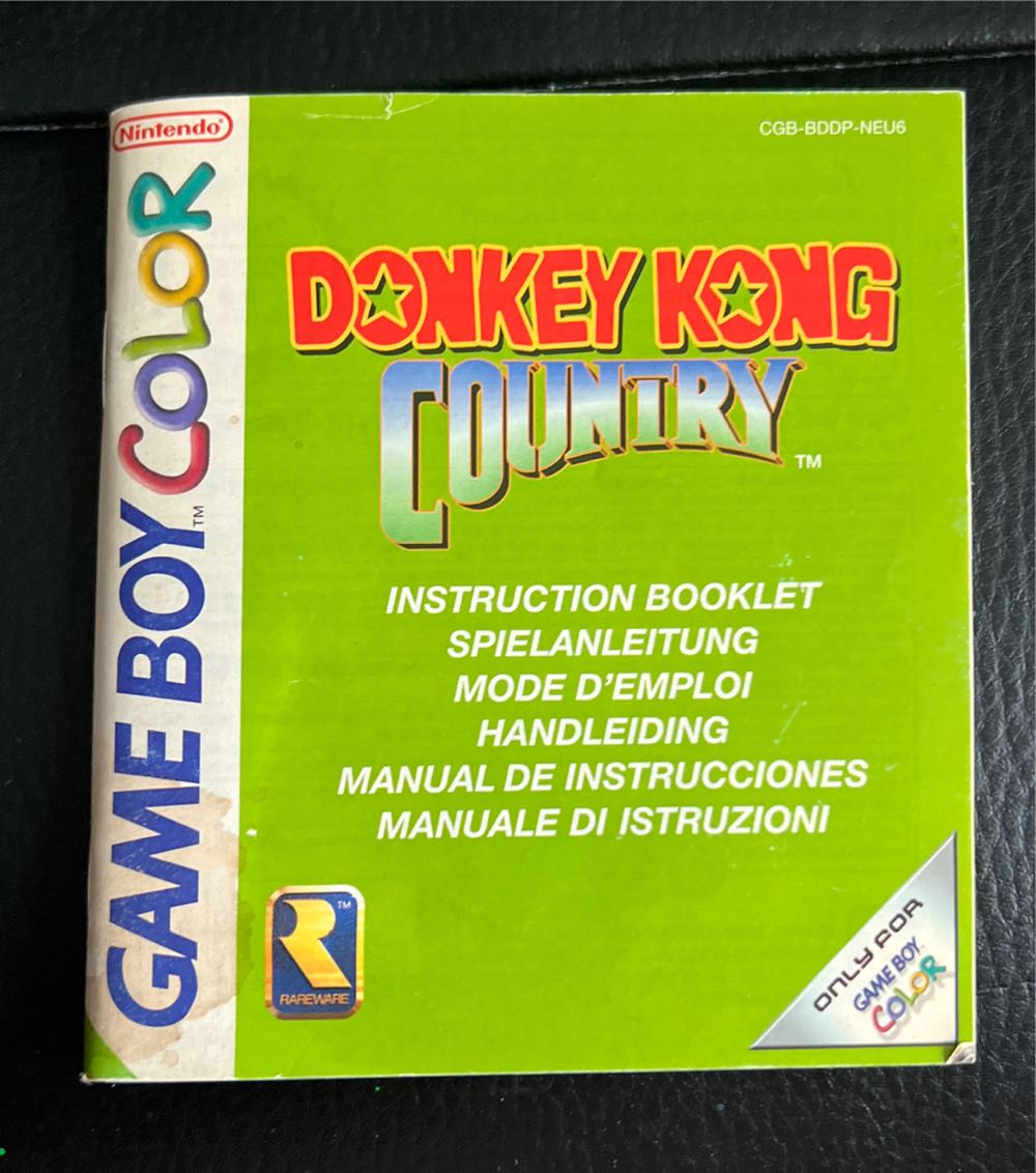 Donkey Kong Country - Nintendo Game Boy Color (Nintendo - 2) video game collectible [Barcode 045496731182] - Main Image 3