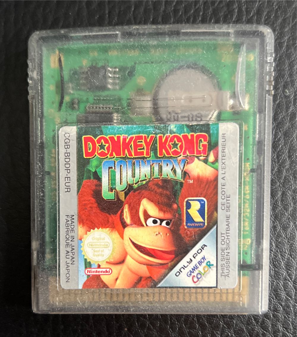 Donkey Kong Country - Nintendo Game Boy Color (Nintendo - 2) video game collectible [Barcode 045496731182] - Main Image 4