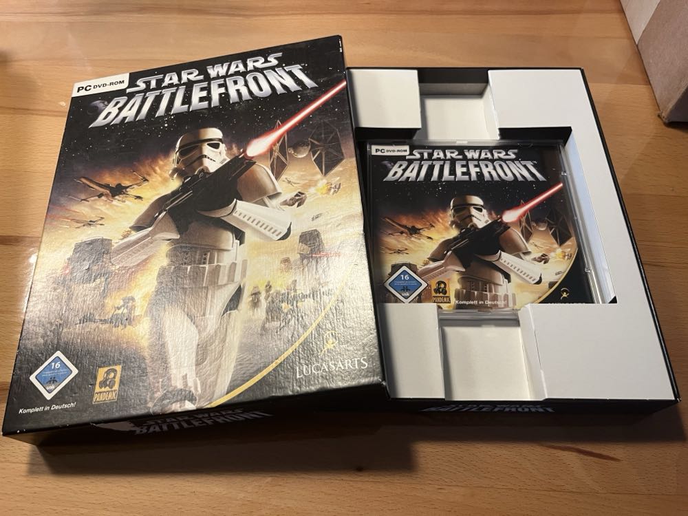 Star Wars Battlefront - PC (LucasArts - 1) video game collectible [Barcode 023272324810] - Main Image 2