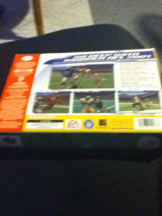 MADDEN NFL 2001 - Nintendo 64 (N64) video game collectible - Main Image 2