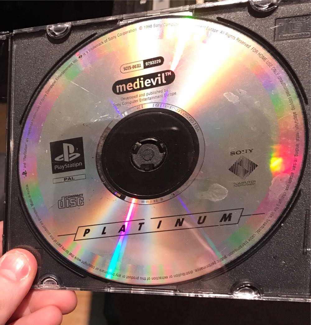 MediEvil - Sony PlayStation (SCEA - 1) video game collectible [Barcode 711719422723] - Main Image 3