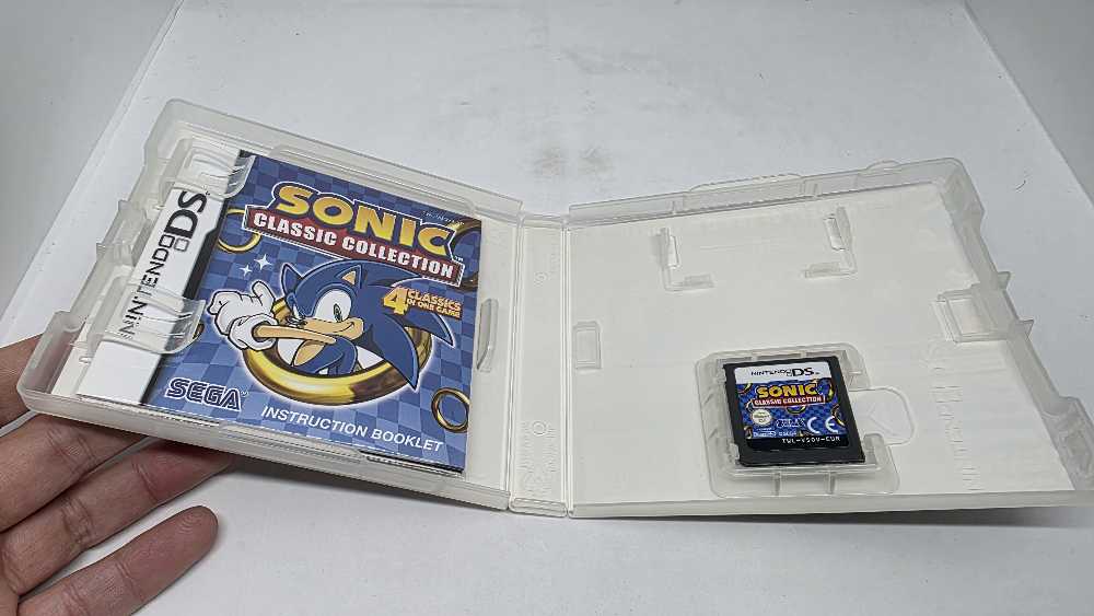 Sonic Classic Collection - Nintendo DS (Sega - 1-2) video game collectible [Barcode 5055277003488] - Main Image 3