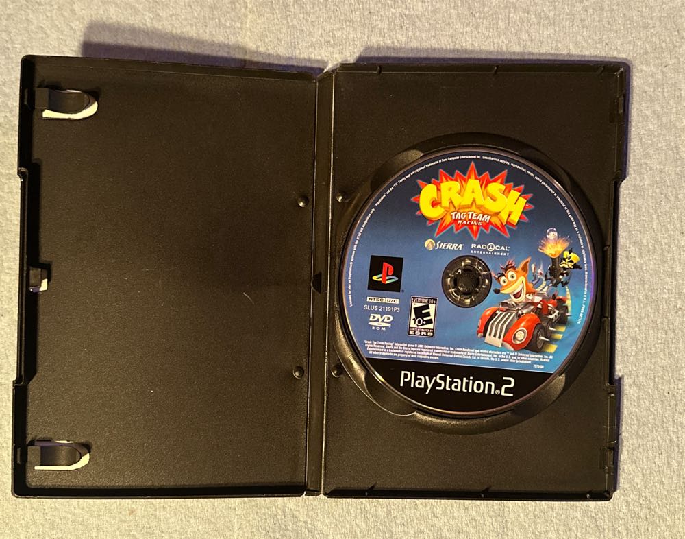 Crash Tag Team Racing - Sony PlayStation 2 (PS2) (Seirra - 1-4) video game collectible [Barcode 020626723114] - Main Image 4