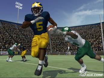 NCAA Football 2006 - Sony PlayStation 2 (PS2) (Electronic Arts - 2) video game collectible [Barcode 014633149197] - Main Image 2