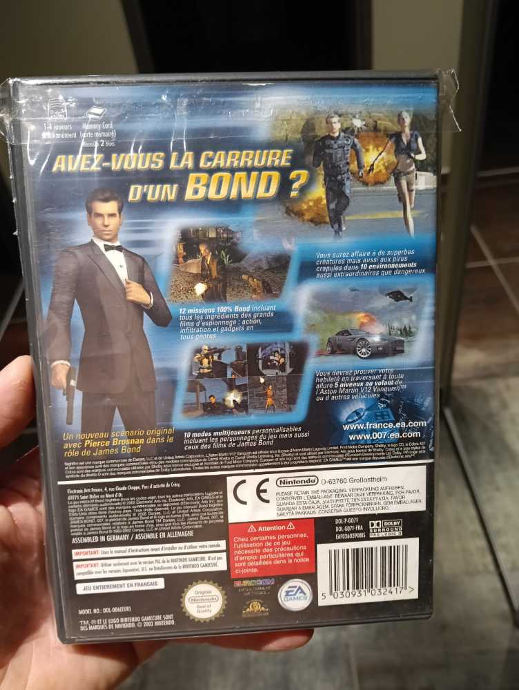James Bond 007: Nightfire - Nintendo GameCube (Electronic Arts - 1 - 4) video game collectible [Barcode 5030931032417] - Main Image 3