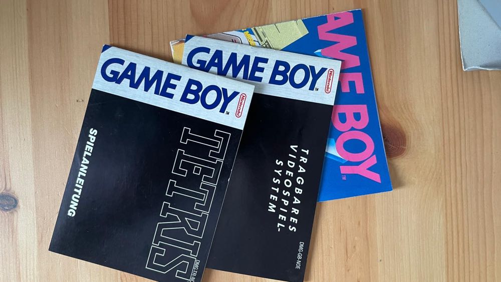 *Nintendo - Game Boy - Nintendo Game Boy video game collectible - Main Image 4