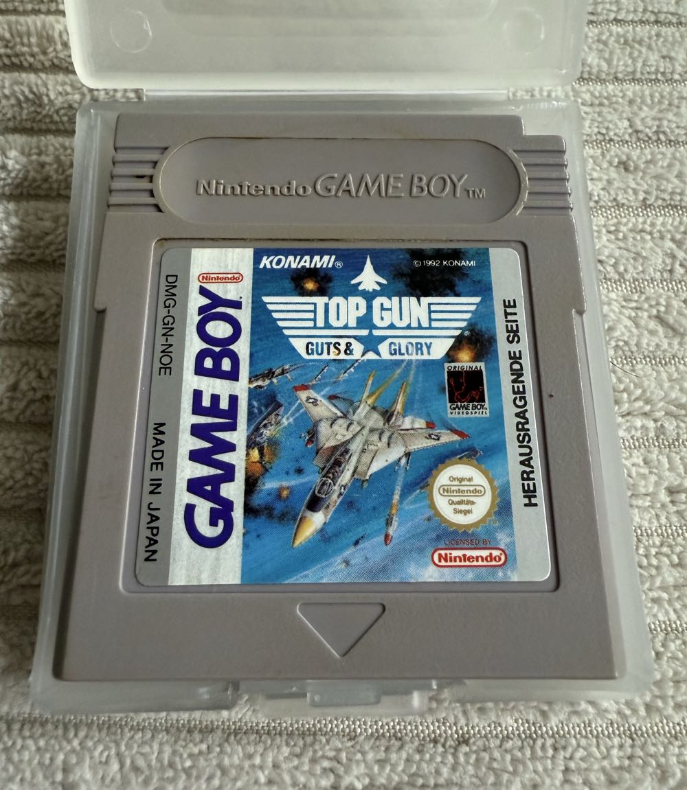 TOP GUN - Nintendo Game Boy video game collectible - Main Image 2