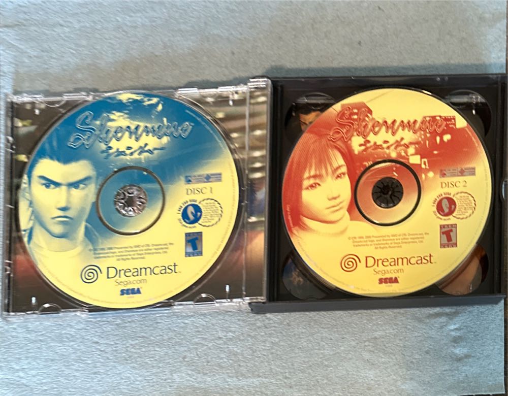 Shenmue - Sega Dreamcast (Sega - 1) video game collectible [Barcode 010086510591] - Main Image 3