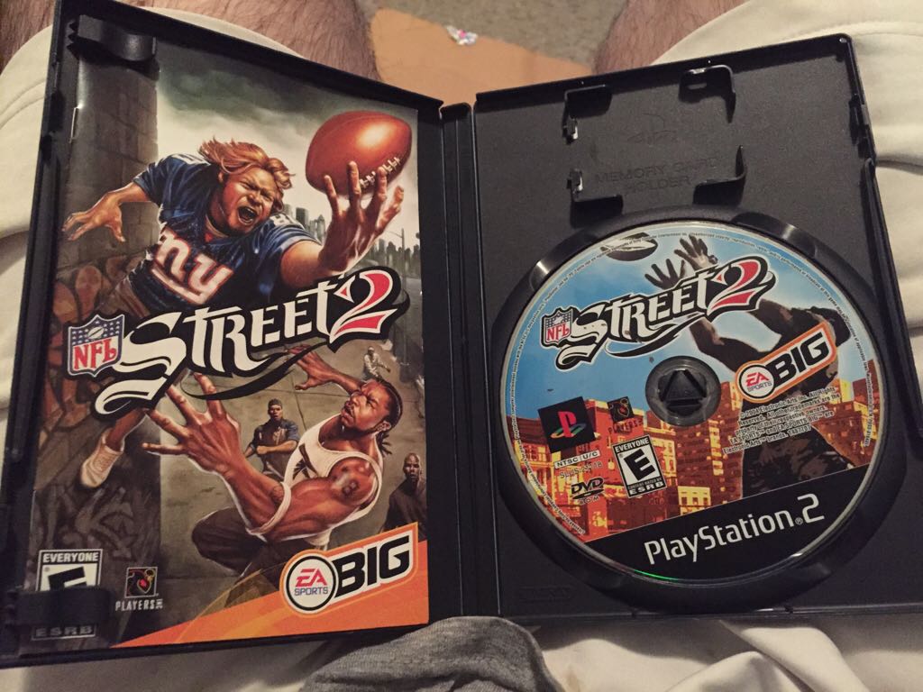 NFL Street 2 - Sony PlayStation 2 (PS2) video game collectible - Main Image 2
