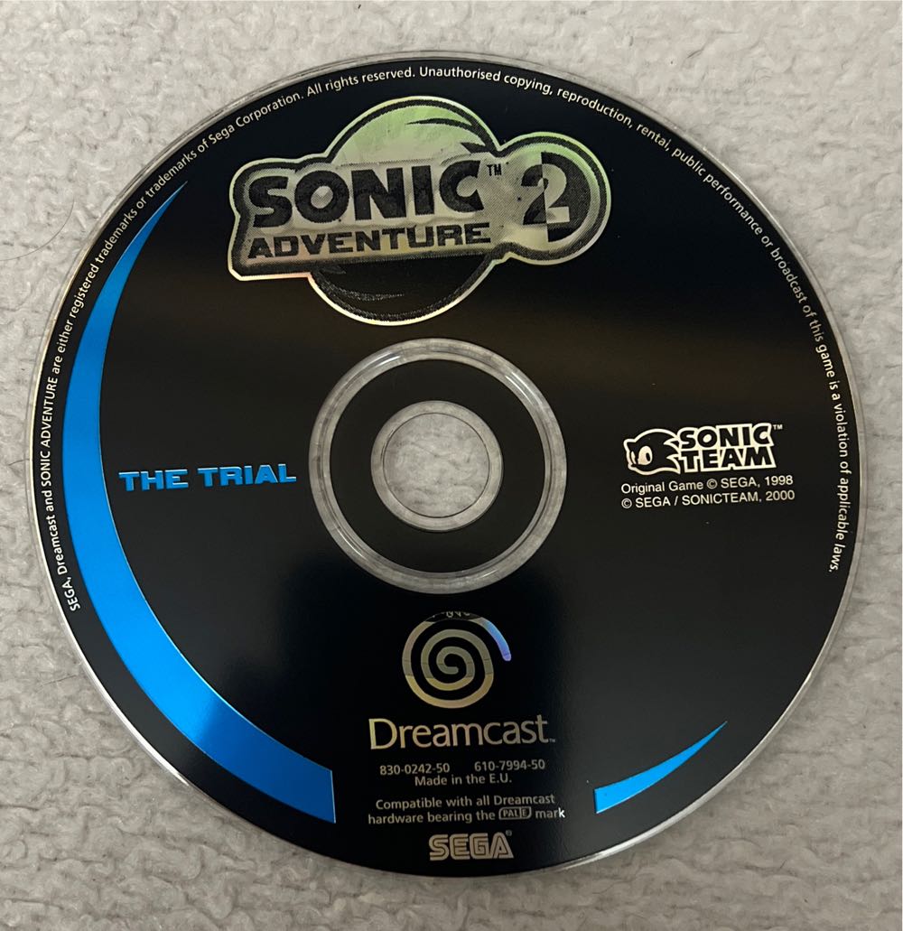 Sonic Adventure 2  - Sega Dreamcast video game collectible - Main Image 2