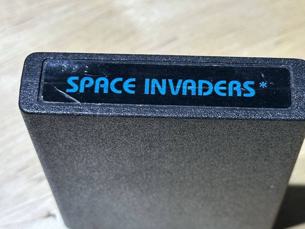 Space Invaders Picture Blue 90% Moon Full Ship - Atari 2600 (Atari) video game collectible - Main Image 2