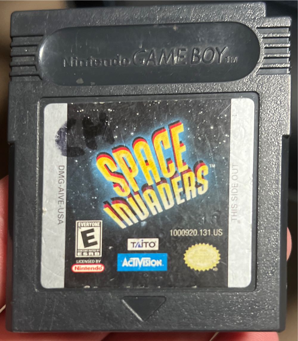 Space Invaders - Nintendo Game Boy video game collectible - Main Image 3