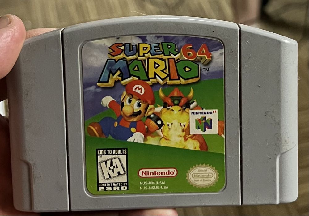 Super Mario 64 - Nintendo 64 (N64) (Nintendo - 1) video game collectible - Main Image 3