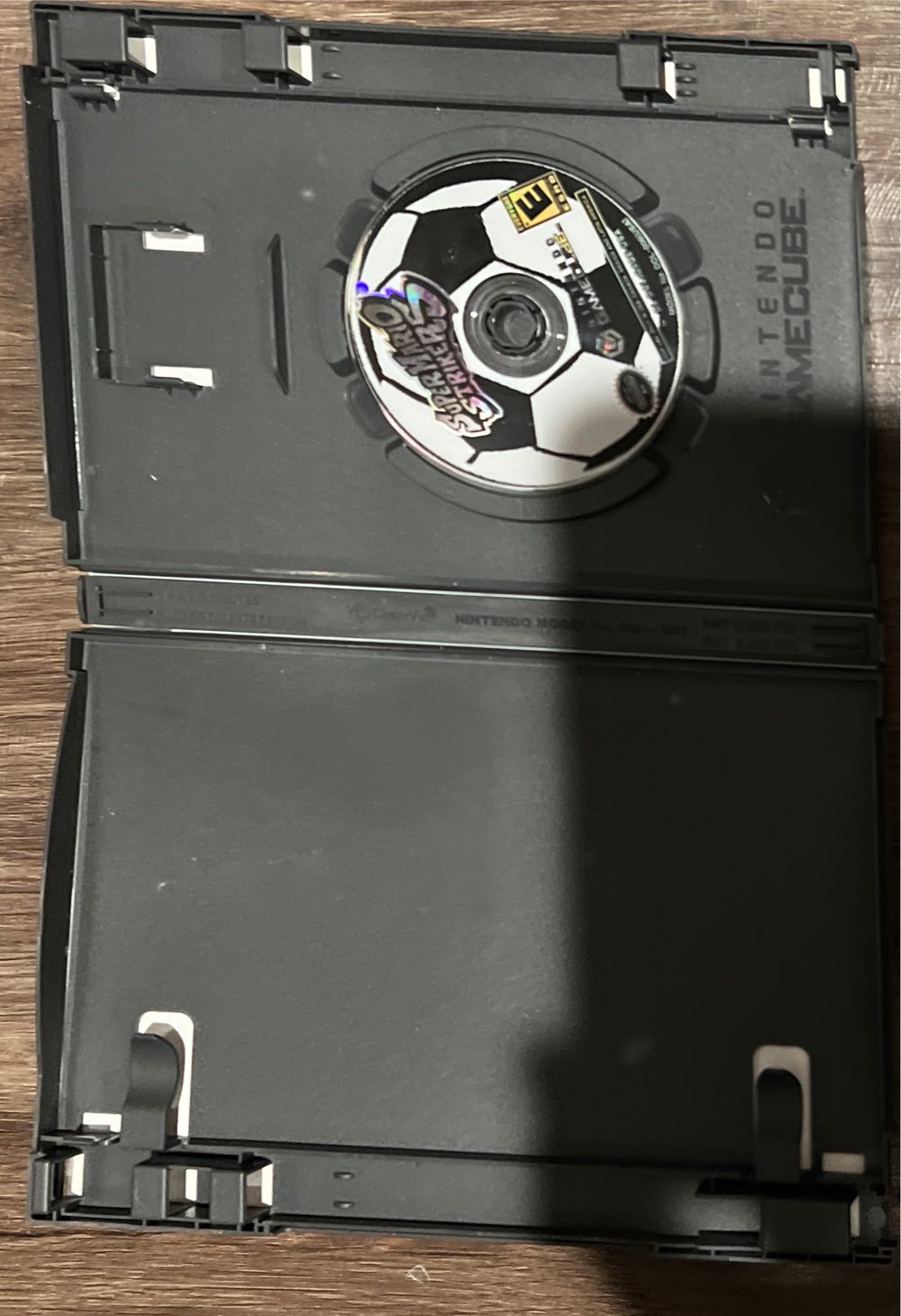 Mario Smash Football - Nintendo GameCube (Nintendo - 4) video game collectible [Barcode 045496963255] - Main Image 3