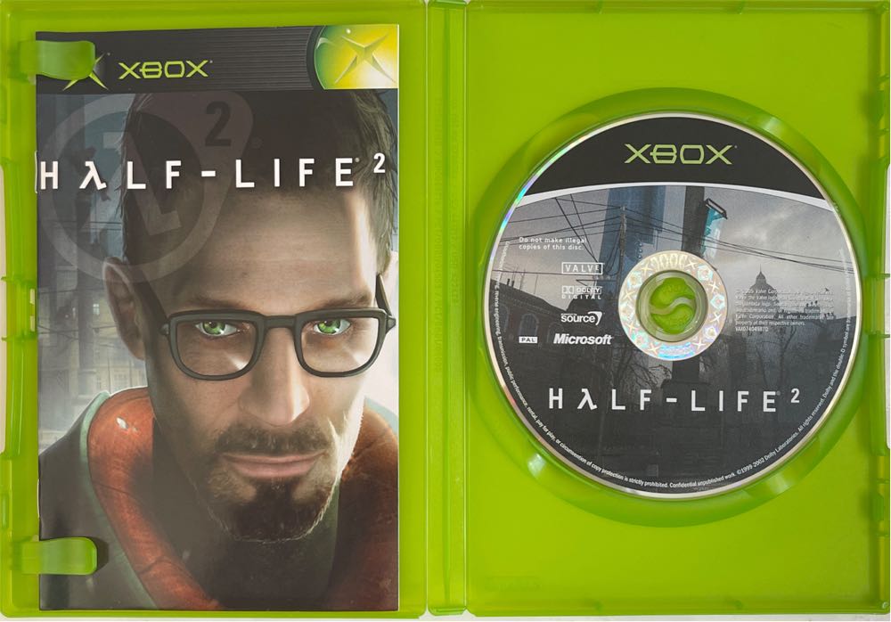 Half-Life 2 - Microsoft Xbox (Valve Corporation) video game collectible [Barcode 5030941048880] - Main Image 3