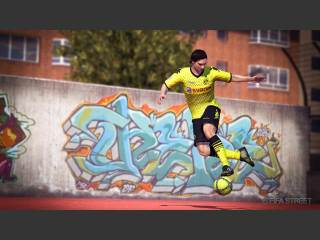 FIFA Street - Microsoft Xbox 360 (Ea Sports - 4) video game collectible [Barcode 014633196382] - Main Image 2