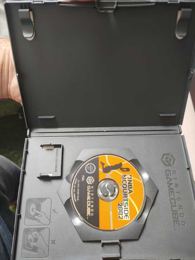 NBA Courtside 2002 - Nintendo GameCube (Nintendo - 1-4) video game collectible [Barcode 045496390228] - Main Image 4